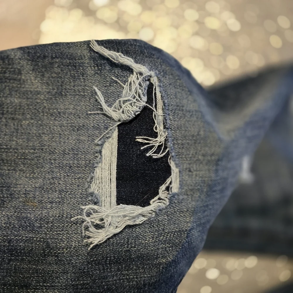 American Eagle Outfitters Men's Distressed Blue Jeans